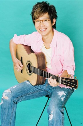 Victor Wong (singer)