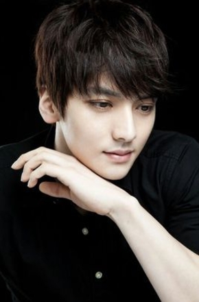 男  狮子座  185  首尔 姜星丘(sung goo kang),7月23日出生于韩国