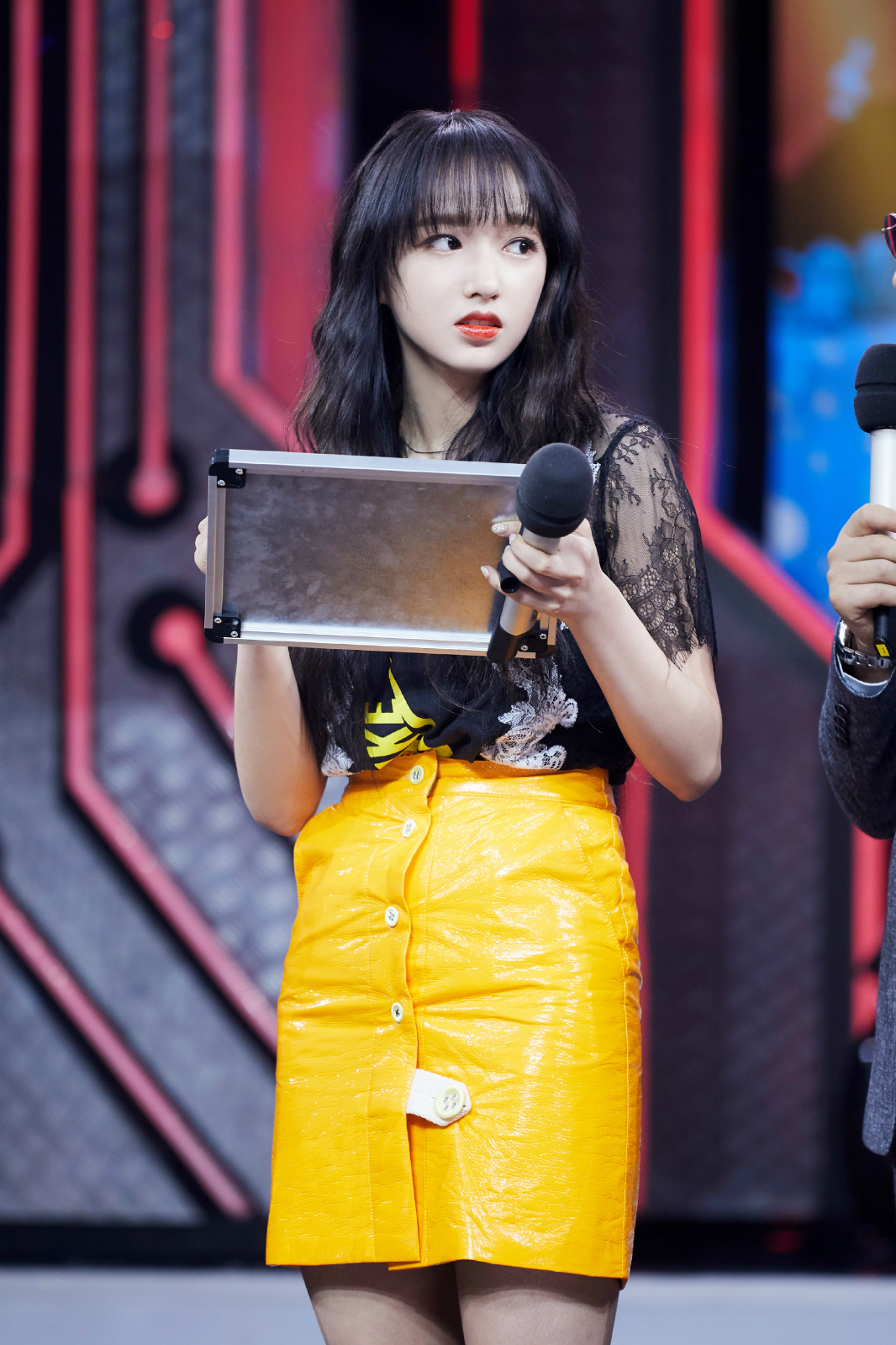 程潇《天天向上》助力王一博心愿 周师兄妹"互怼"爆笑十足