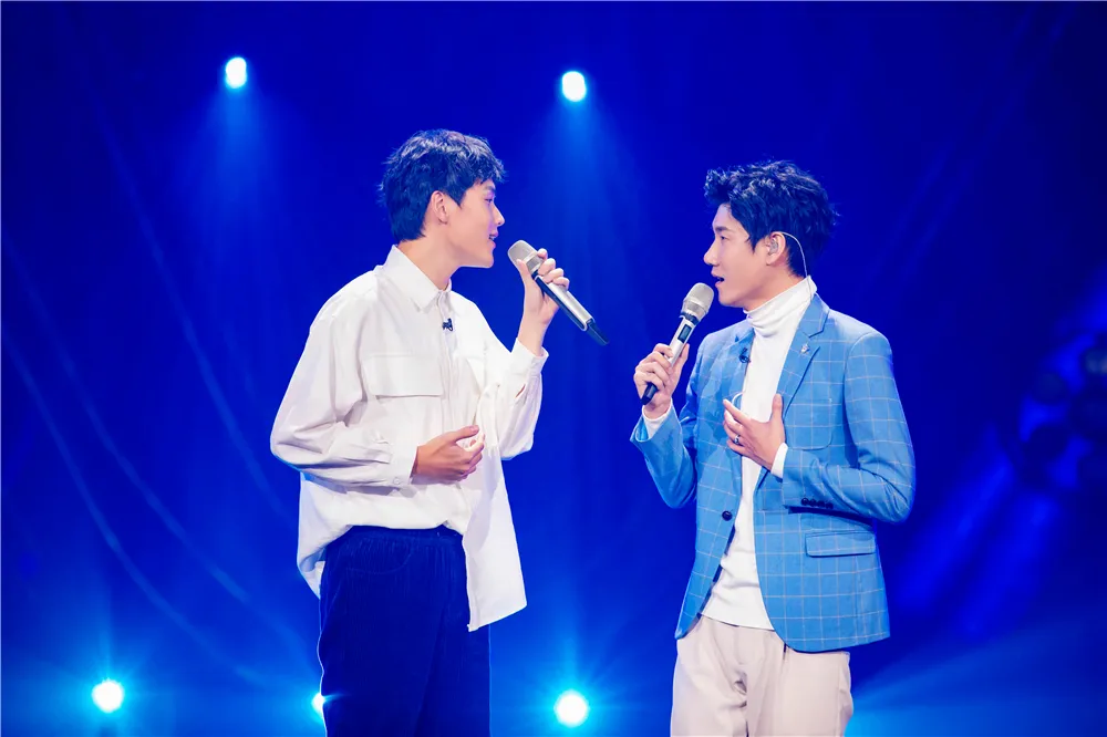 Wang jing and gao Yang sound into the heart of the duet