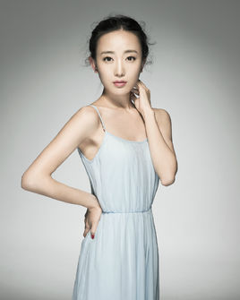 2014年在电视剧《相爱十年》中扮演角色陆可儿.