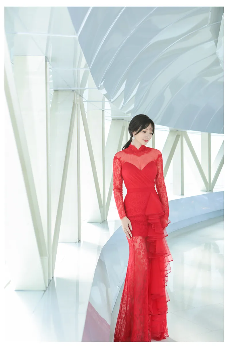 柳巖紅裙優雅美似畫 中國風設計端莊大氣1.jpg
