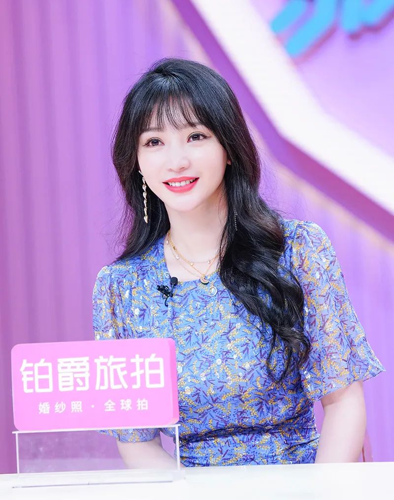  Liu Yan (actress) 笑容融化观众.jpg