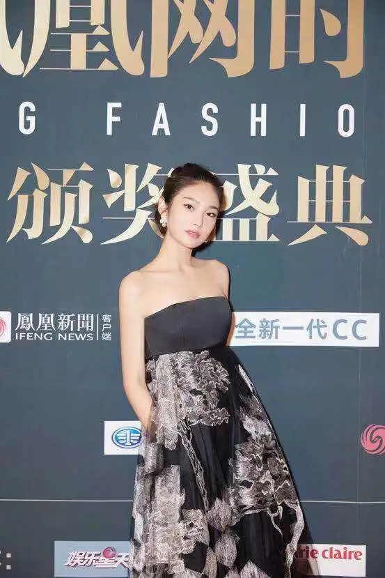 Fashion extravaganza Wang Ke. Jpeg