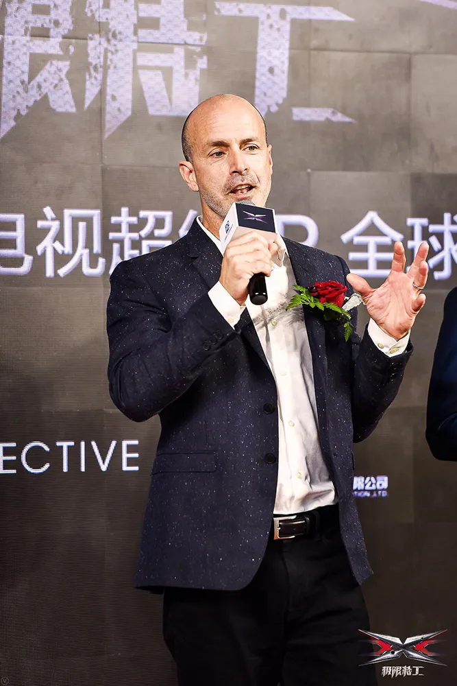 導演D.J.卡盧索在分享和中國演員的合作感受.jpg