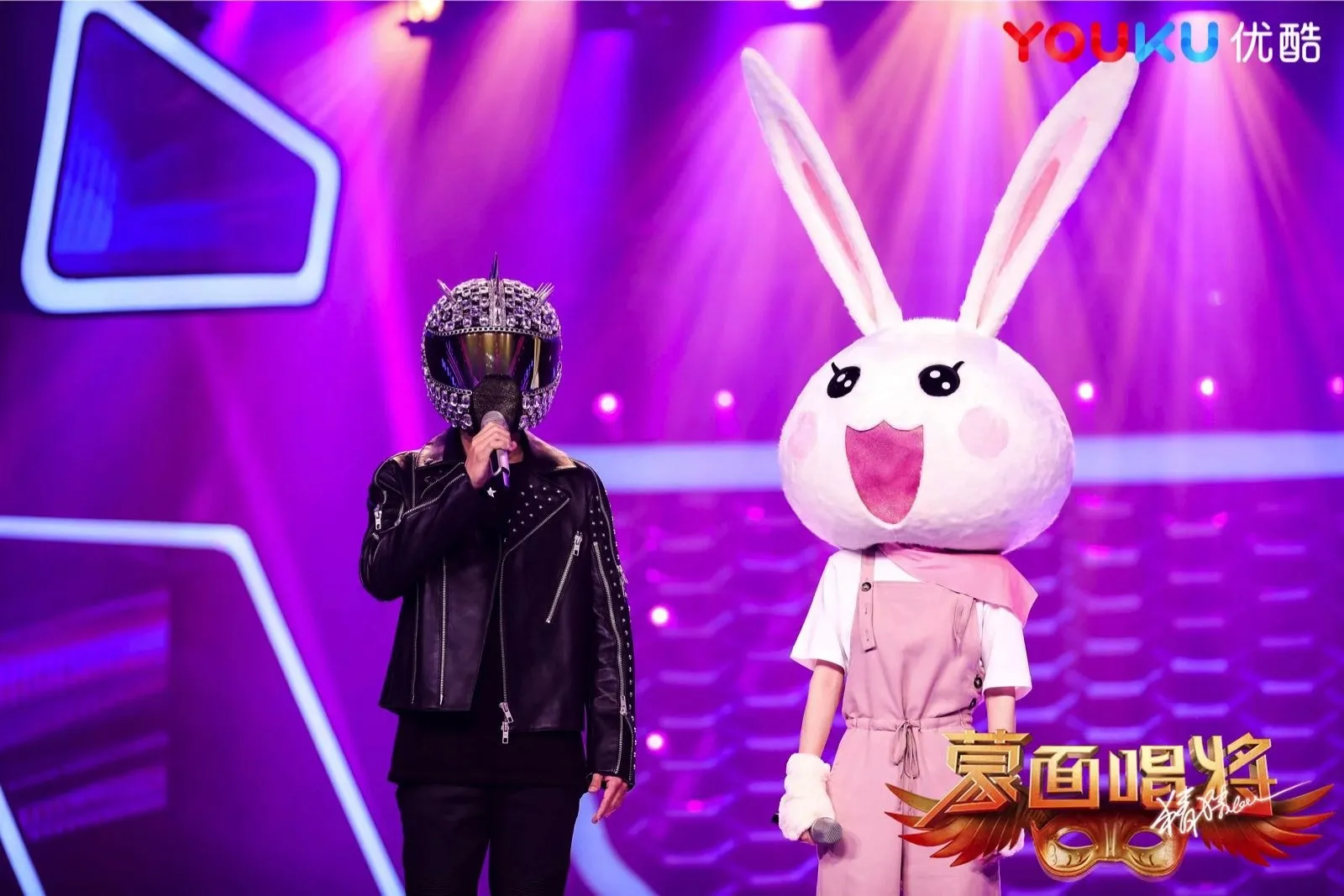 Youku 'masked 3' masked singer turns identity into mystery. JPG