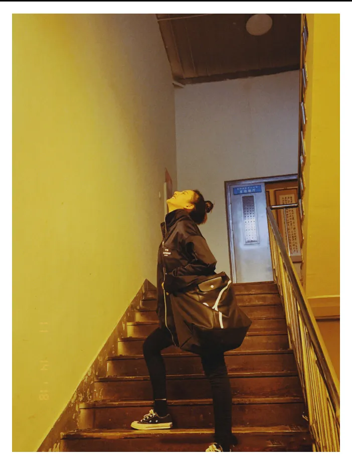 宋祖儿分享北电校园生活   养生少女安利保暖新招.jpg