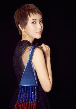 2017年5月,欧阳佳参加浙江卫视大型励志竞技体育节目《来吧冠军2》,在