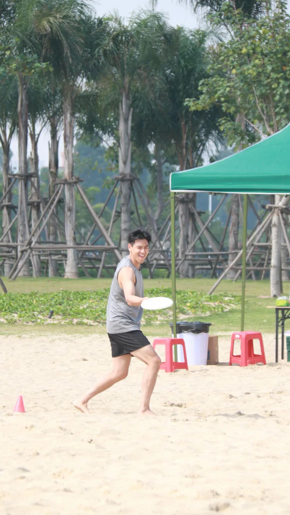 Eddie Peng frisbee training. JPG