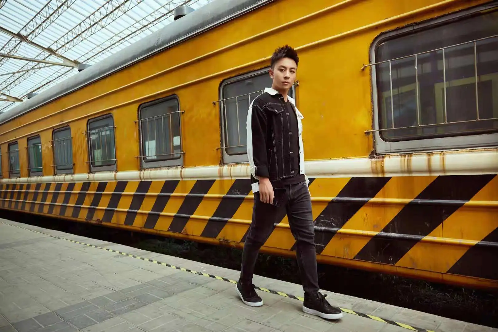 释小龙 有型.jpg