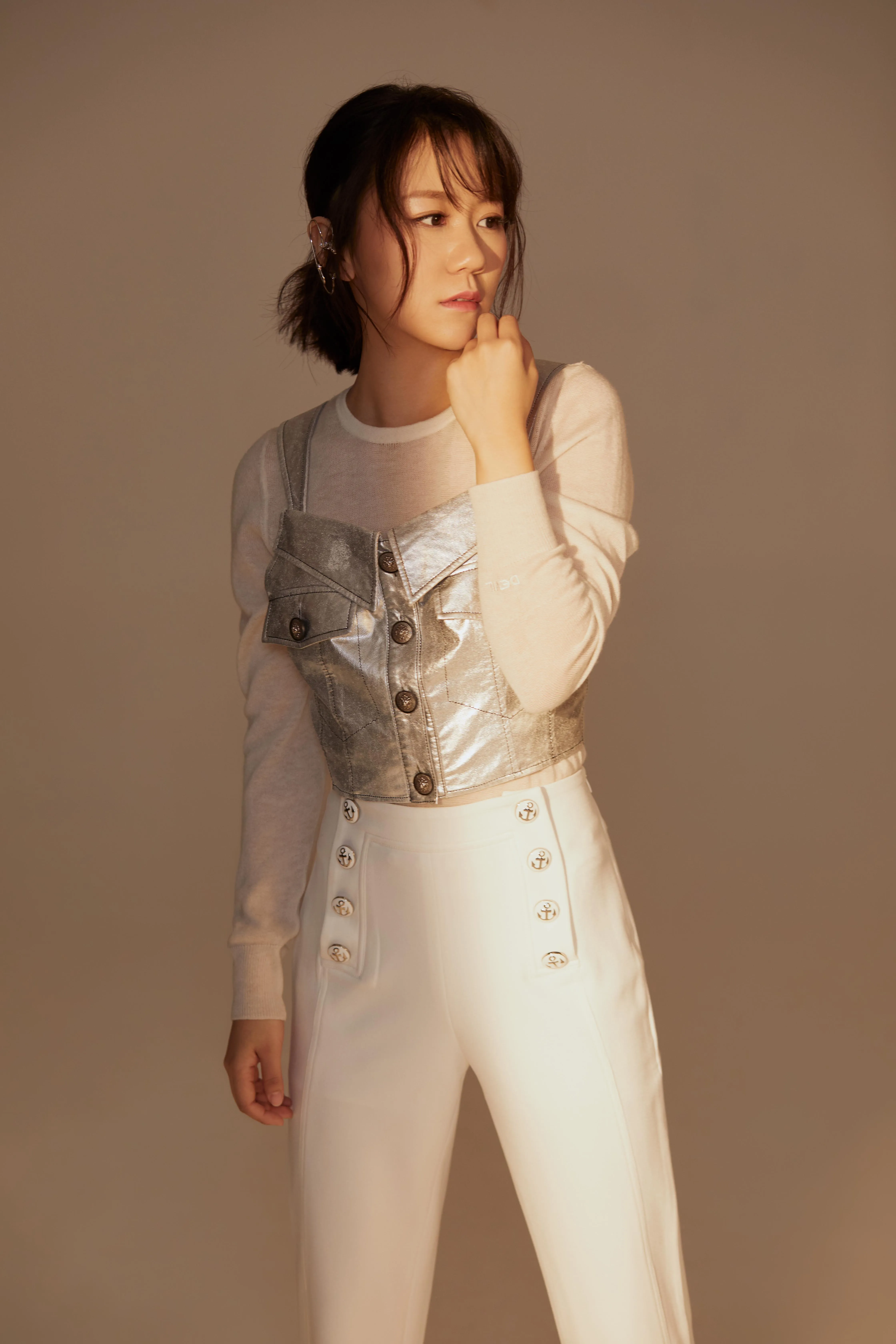 谢春花《桥下》宣传照 (1).jpg 谢春花《桥下》宣传照 (1).jpg