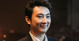 搞事情?王思聪吃热狗被美术生盯上，视力表、表情包等彻底被玩坏