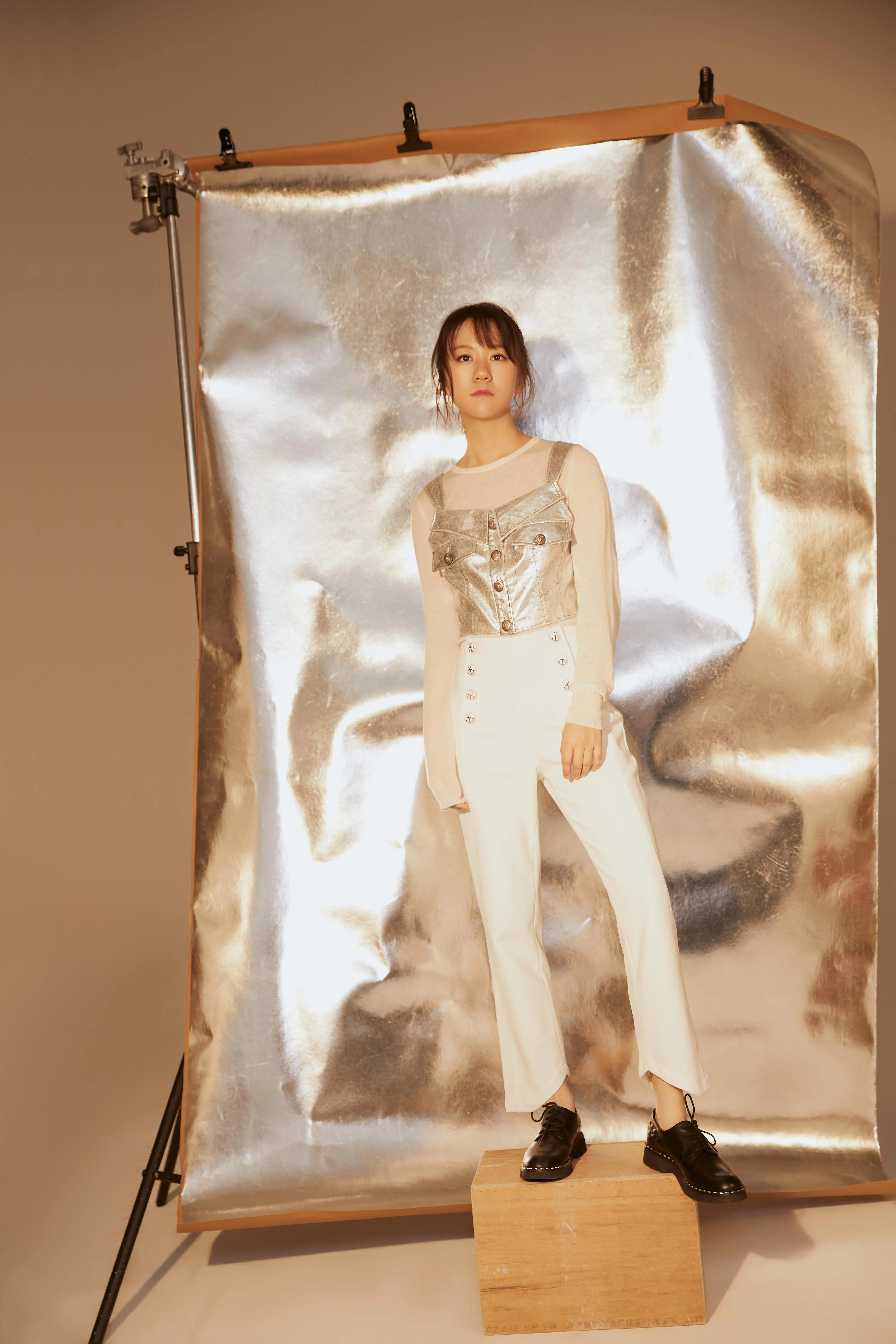 谢春花《桥下》宣传照 (4).jpg 谢春花《桥下》宣传照 (4).jpg