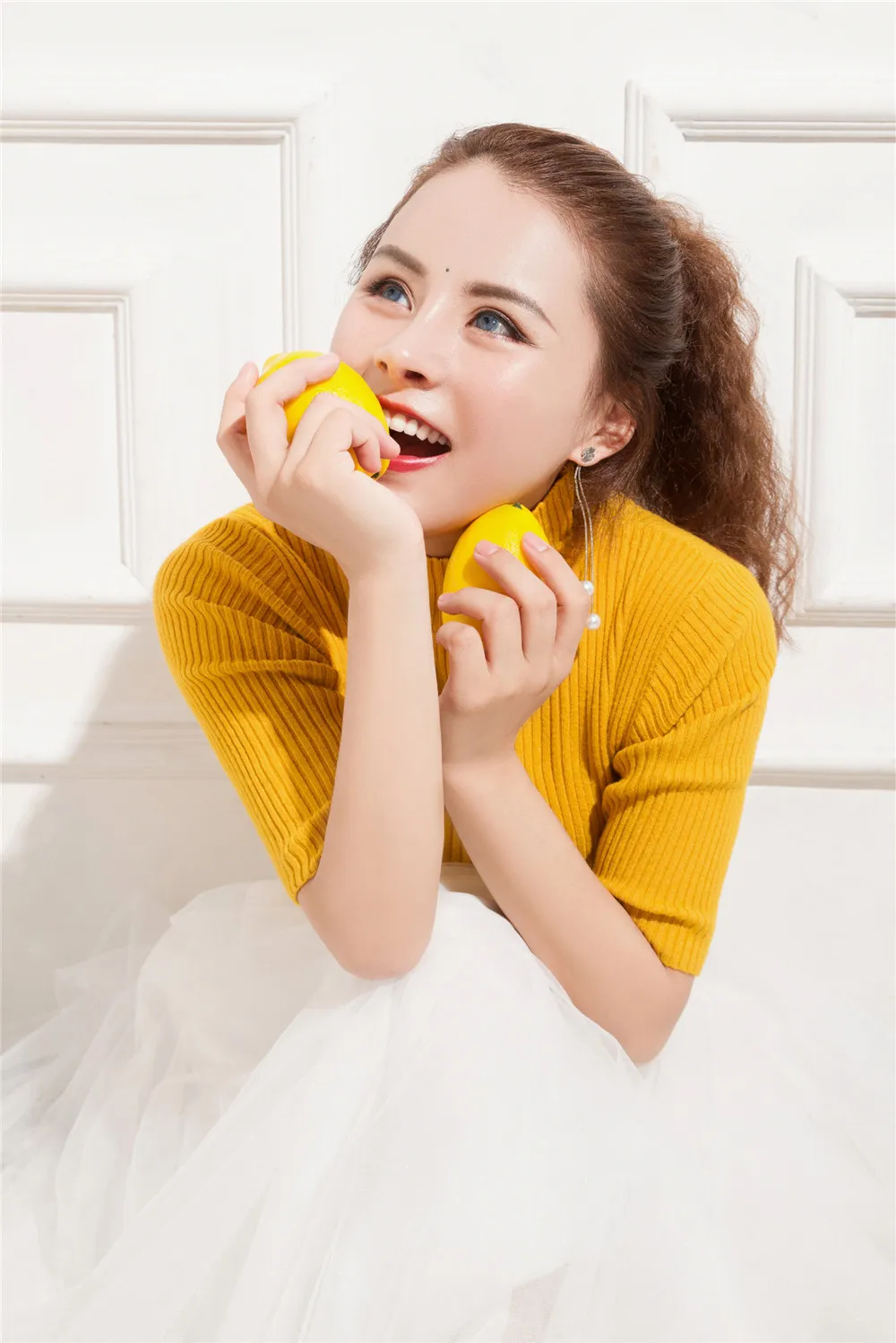 靳薇拉糖果色写真超治愈  (2).JPG