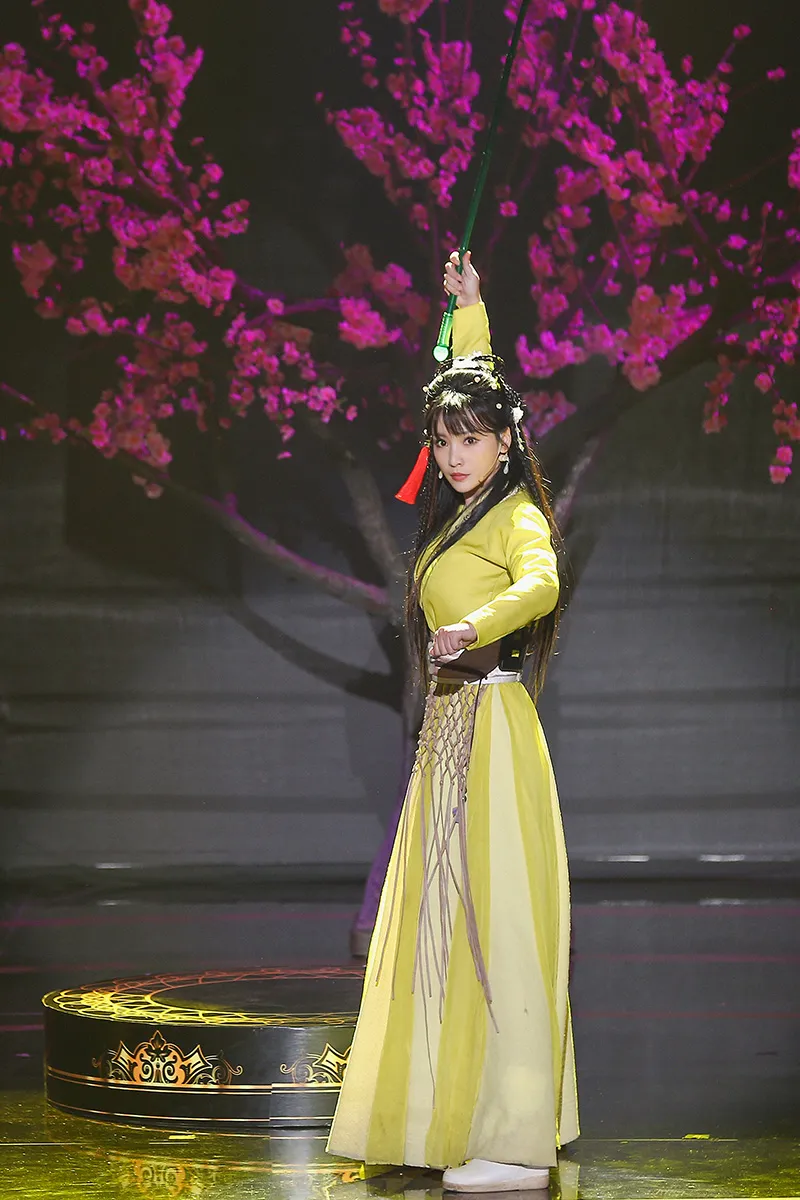  Liu Yan (actress) 扮演蜡像版“黄蓉” 一身正气4.jpg