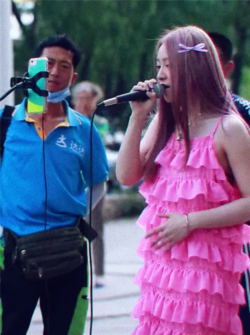 最美校花张朵依萌宠玉兔  (4).JPG