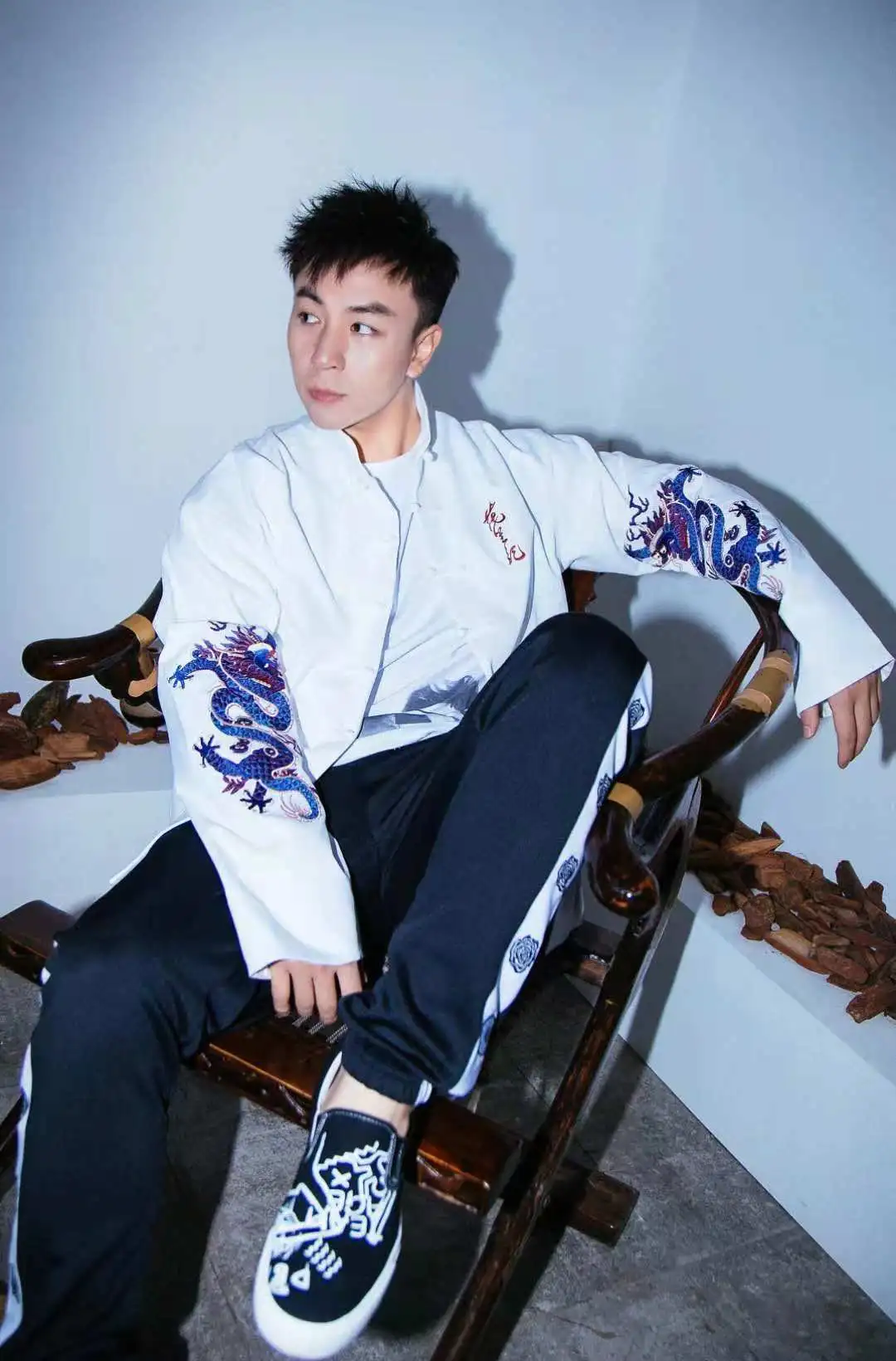 释小龙 风度翩翩.jpg