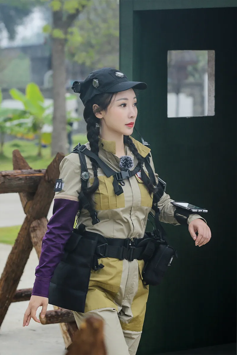 Liu Yan (actress-actress-fully armed live solo profile. JPG