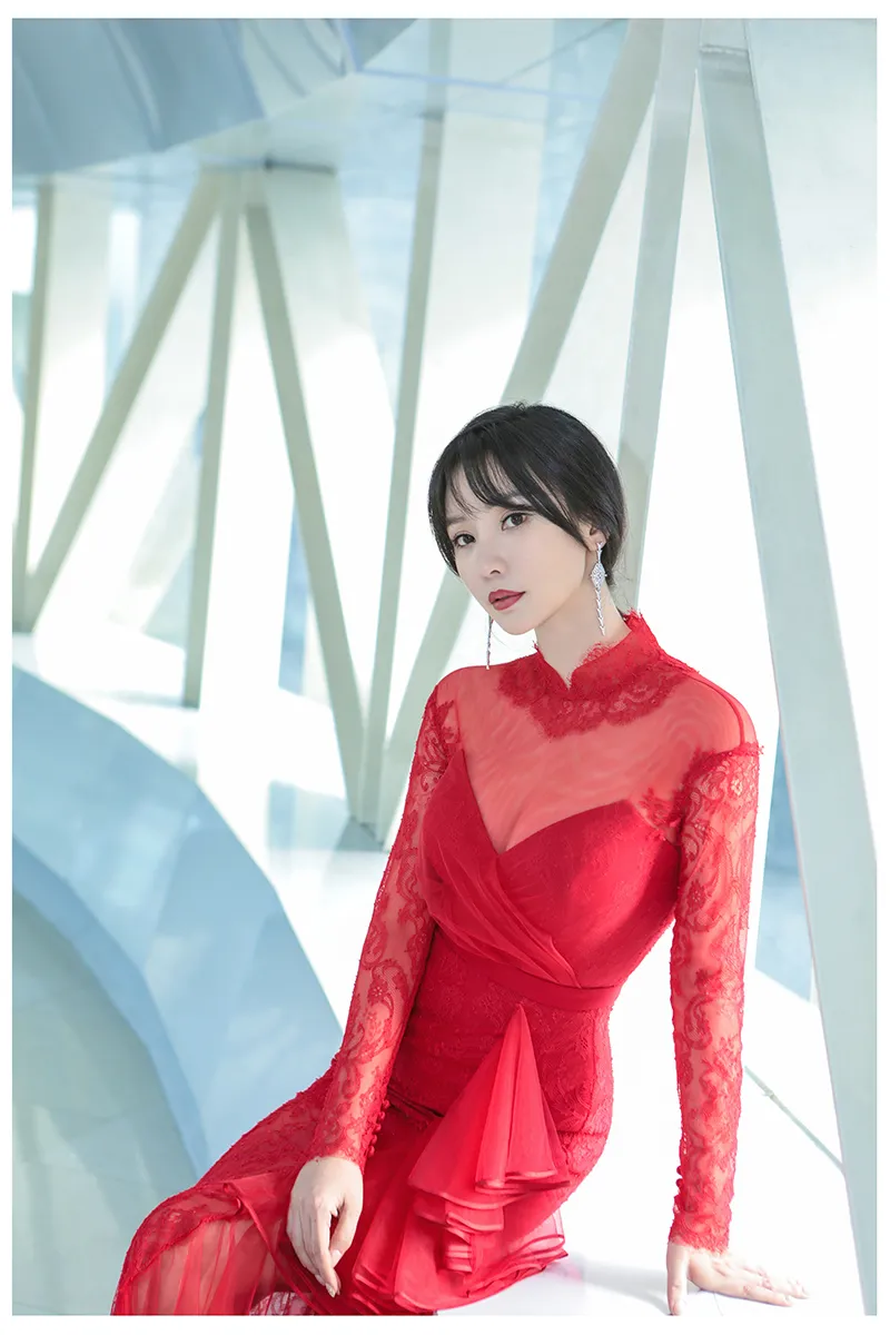 柳巖紅裙優雅美似畫 中國風設計端莊大氣2.jpg