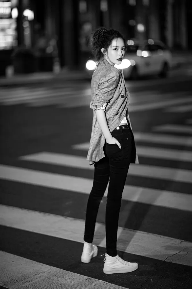 Qin Li midnight photo shoot in milan (6). JPG