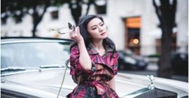 丈夫在牢中病逝，她独自把女儿养大，现如今身价上亿气质不减