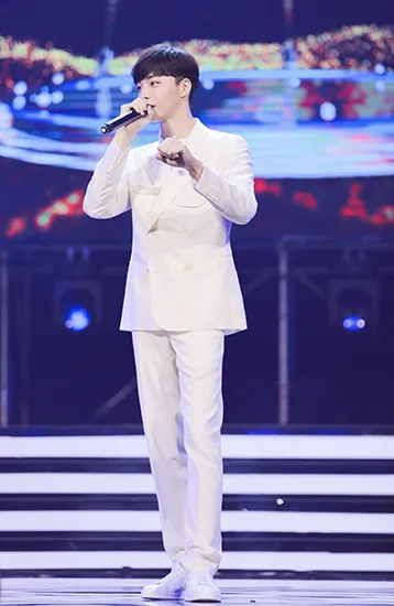 陳立農參加第二屆“青春頌—兩岸青年原創金曲演唱會” 以夢為歌熱血開唱.jpg