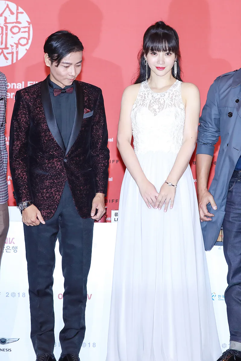 Related story stars like Liu Yan (actress-actress) and Zhang Jin laugh all over 6.jpg