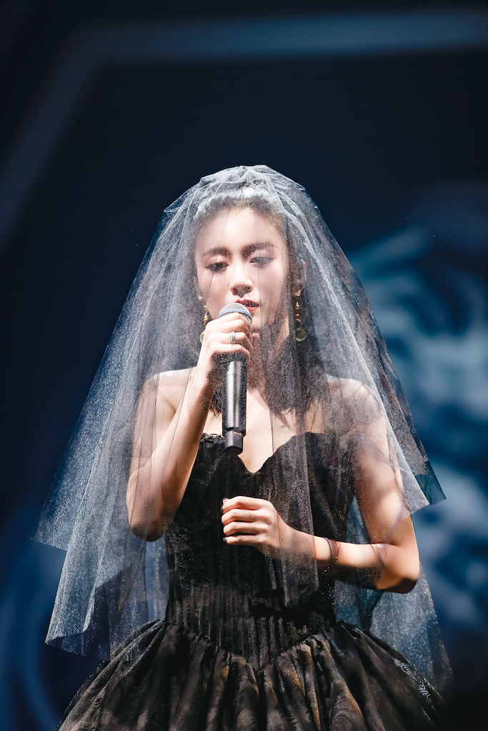 李嘉格《這樣唱好美》黑婚紗亮相   挑戰經典歌曲《不管有多苦》