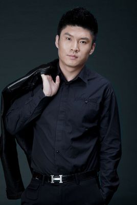 司机尚光达饰民工亮亮孟鹏饰打手胖子李健饰打手甲白冰饰