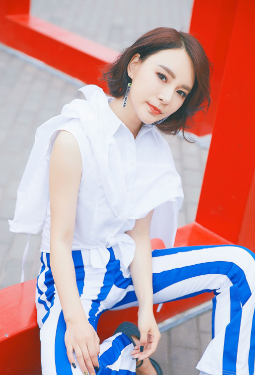 suraelegance歌手|演员女射手座1651994-12-07内蒙古苏拉文雅,出生于