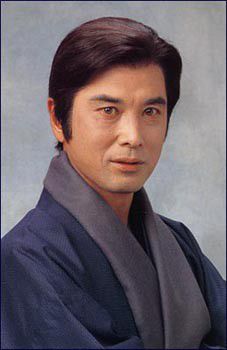 山口崇