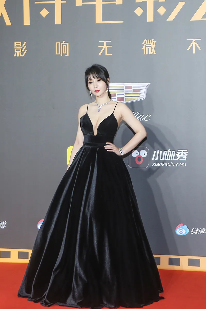  Liu Yan (actress) 低马尾尽显温柔3.jpg