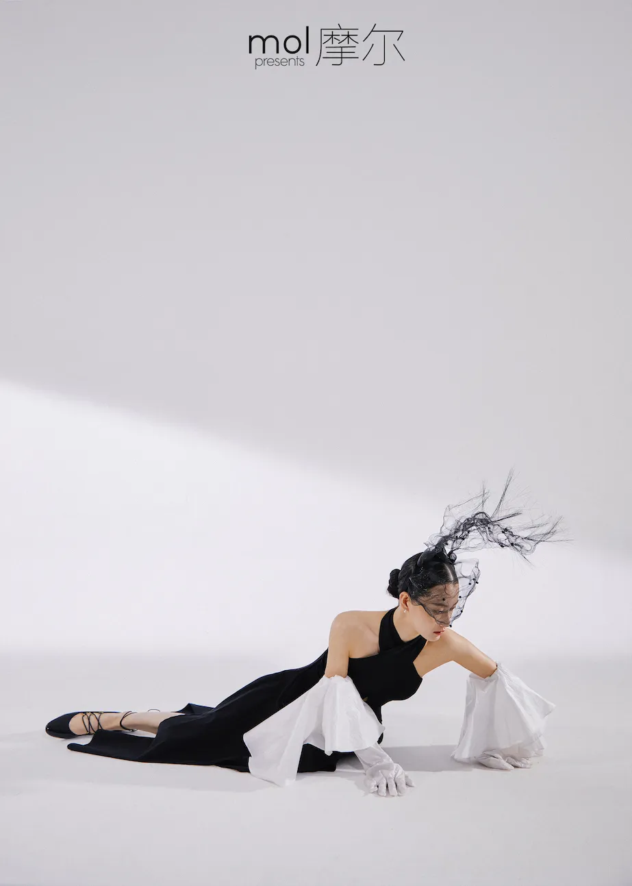 6柴碧云 黑白质感.jpg