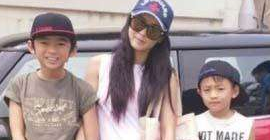 张柏芝开路虎送儿子上学，却被二儿子抢镜!网友：变化有点大!