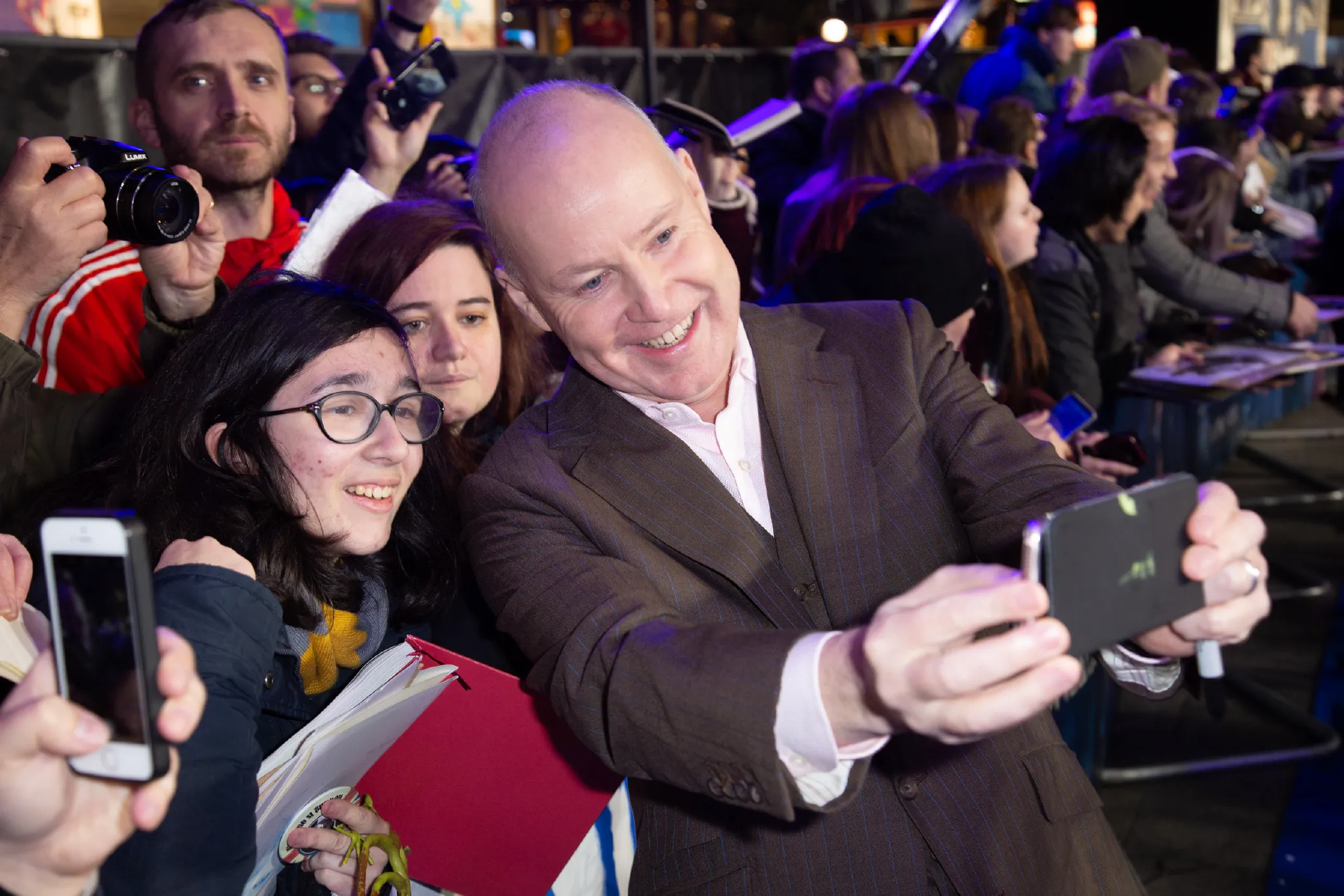 Director David Yates interacts passionately with fans. JPG