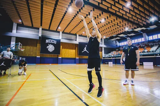  Yedda Chen 允接受专业篮球训练.jpg