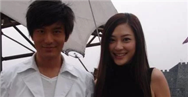 曾经为了照顾受伤的黄晓明违约千万的她 如今低调又恬静