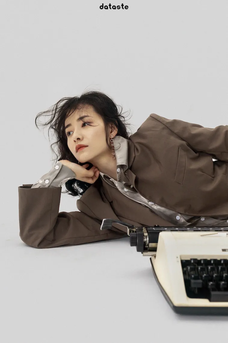 5柴碧云 摩登女郎.jpg