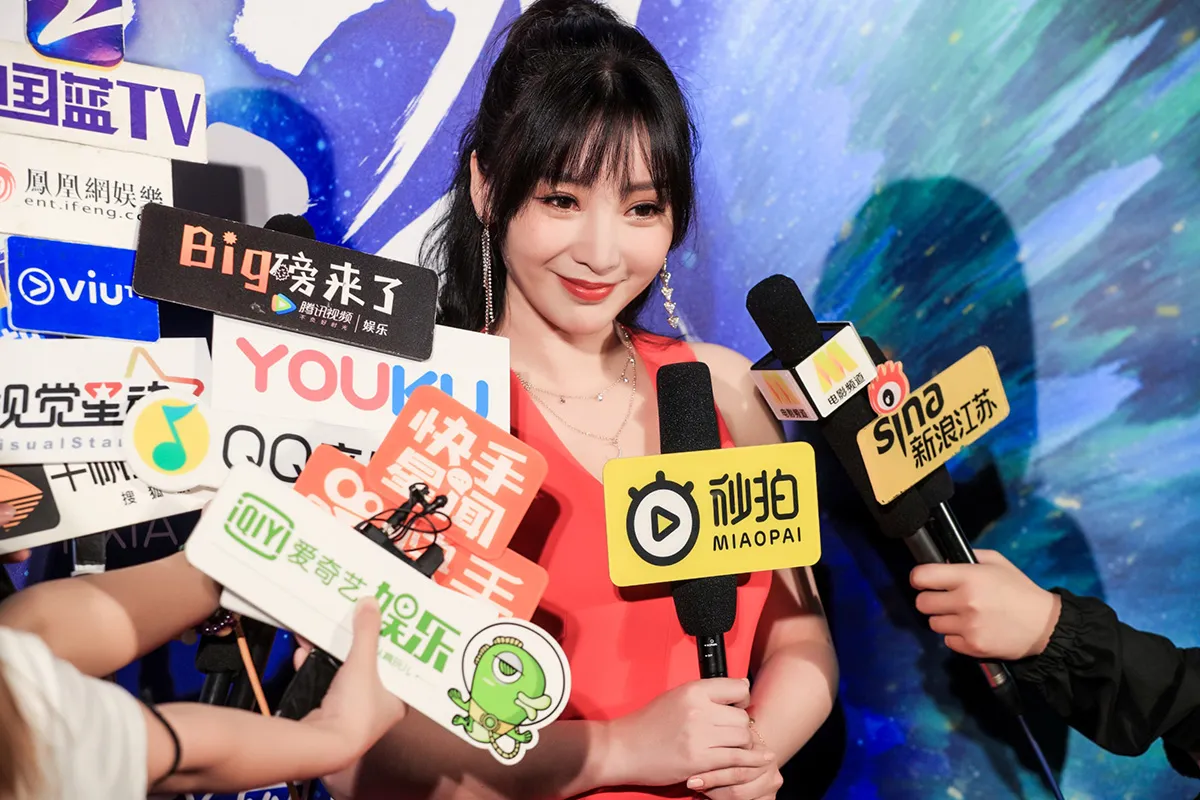  Liu Yan (actress) 群访环节谈笑自如3.jpg