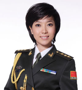 中央军事频道女主持人图片