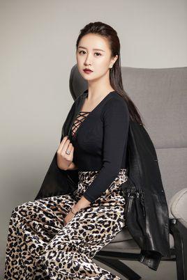 摩羯座1949-12-25陕西省西安市夏雯,1990年8月3日出生于陕西省西安市