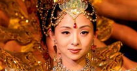 2岁成聋哑人,登春晚成经典,富商苦追她8年,今被老公宠成公主