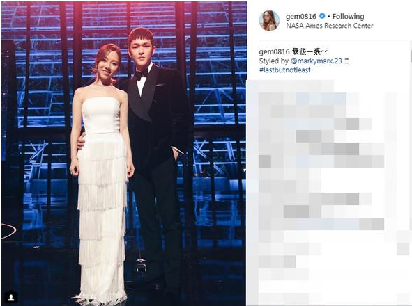 传说中的官宣么?邓紫棋首晒与男友Mark同框照，男友搂着她腰动作超甜