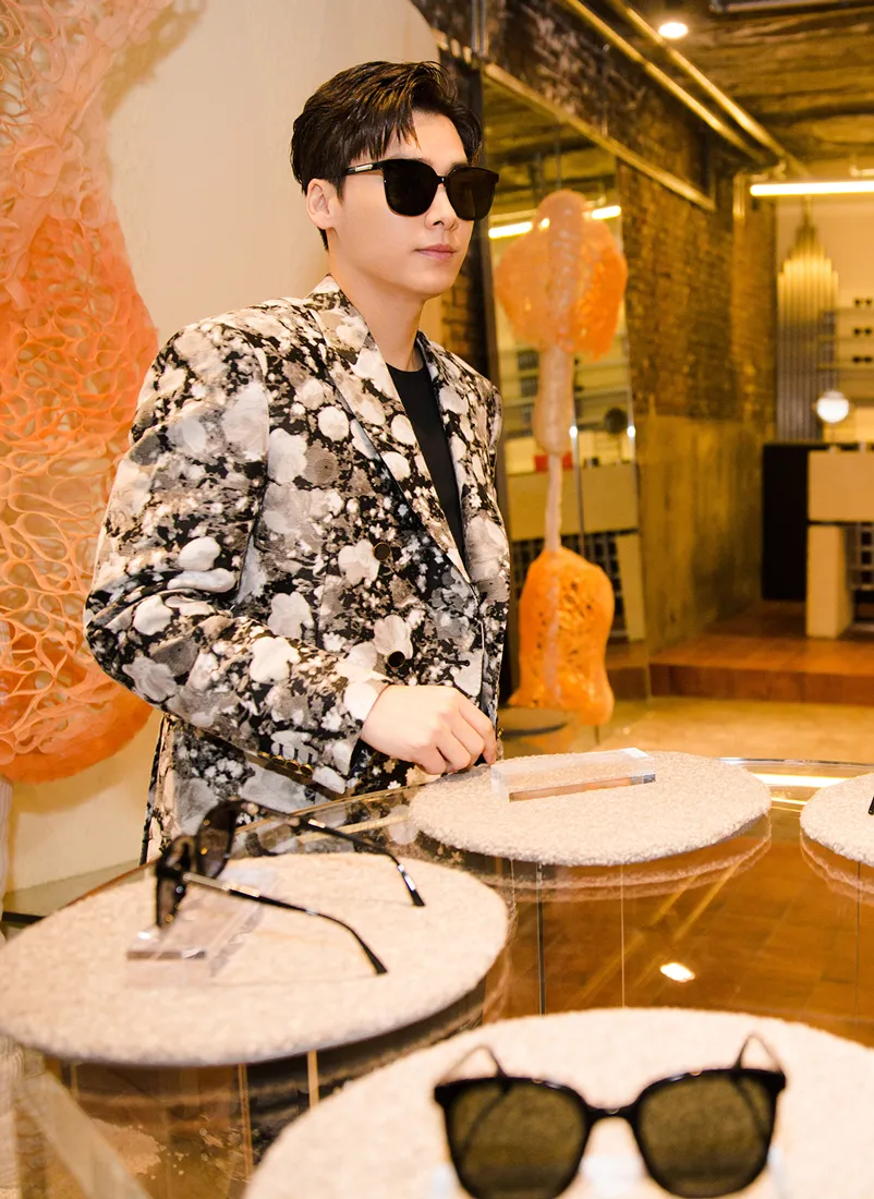 李易峰墨镜 (1).jpg