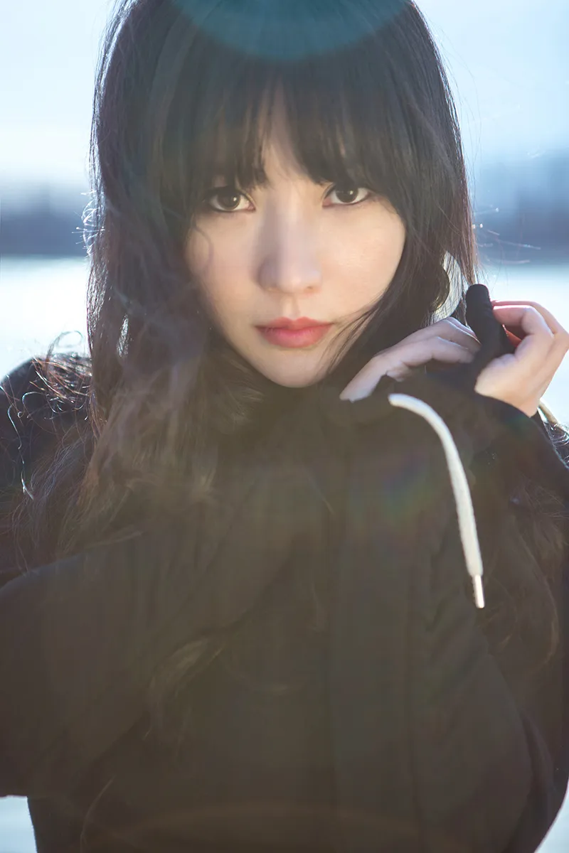  Liu Yan (actress) 深眸映湖光柔情似水.JPG