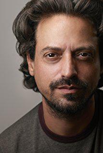 2008年在电影《狂乱之外》中饰演melech; 2009年在电影《沙漠巨蟒》中