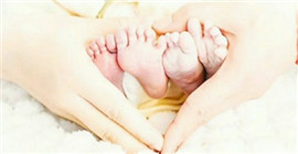 张杰送给女儿新歌《Precious》歌词大意：期待整晚都搂抱着你！