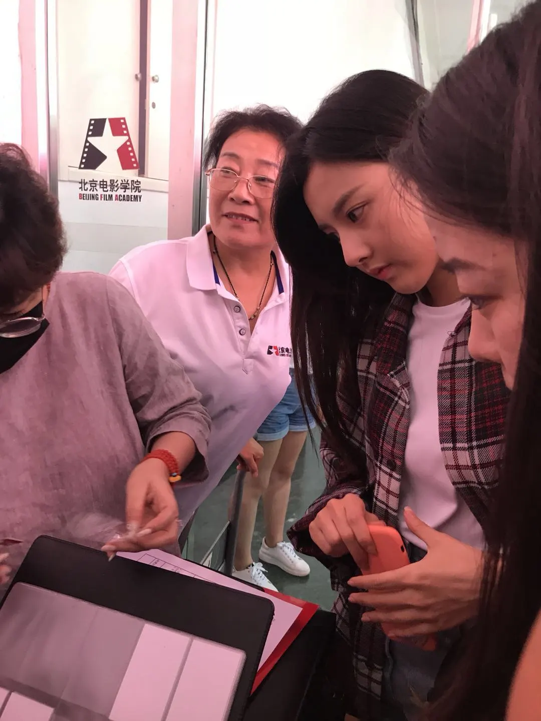 宋祖儿北电报到