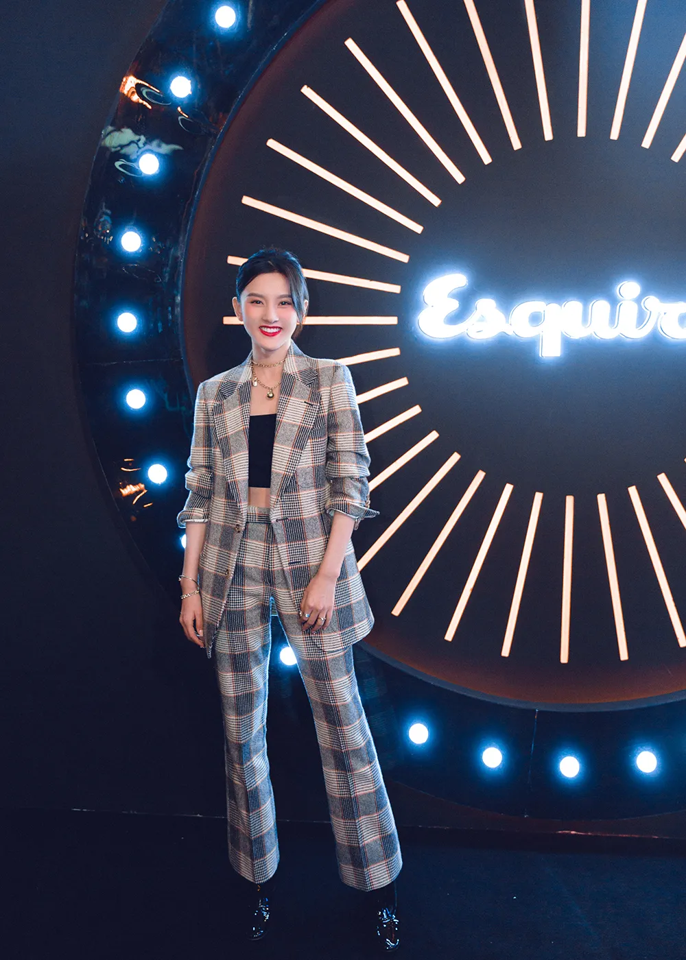 宋祖儿西装亮相时尚先生盛典  英气十足获“年度品质演员” 6.jpg