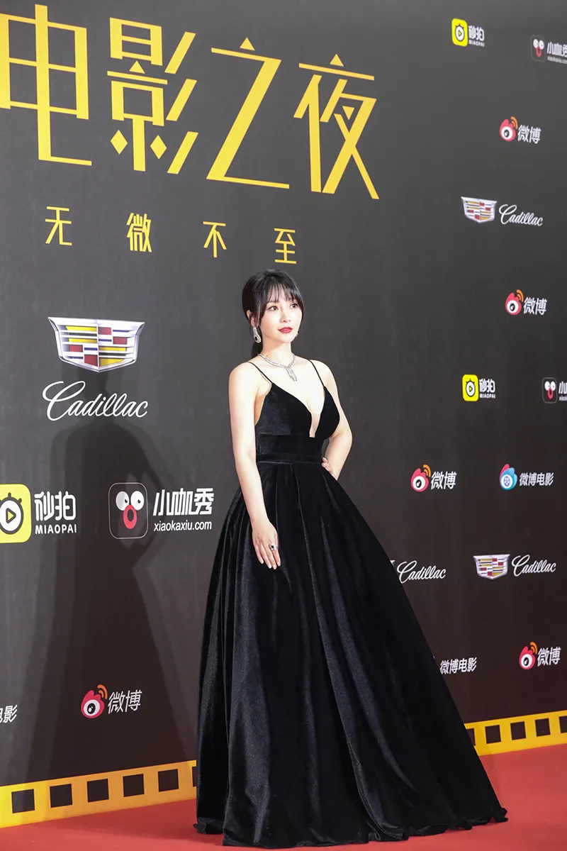  Liu Yan (actress) 低马尾尽显温柔5.jpg